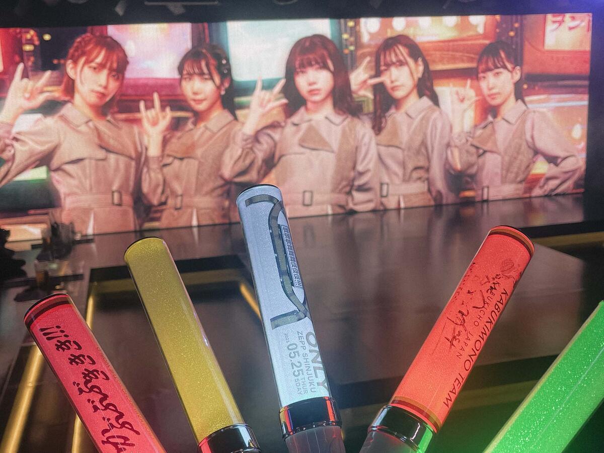 出演: RIA, KAMYU, TSUBASA, ASAMI, YUNA とDD箱推しペンライト