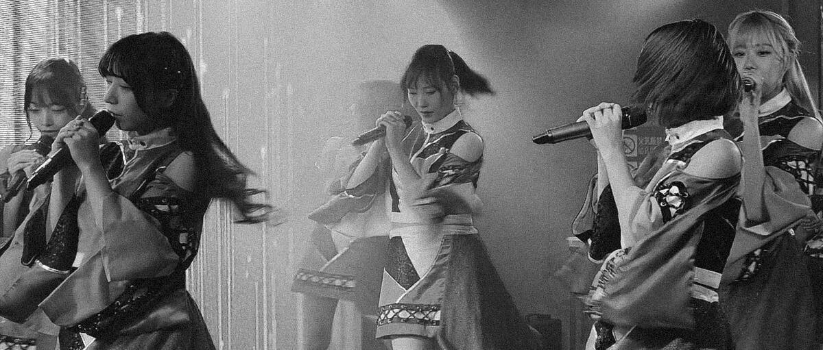 髪
